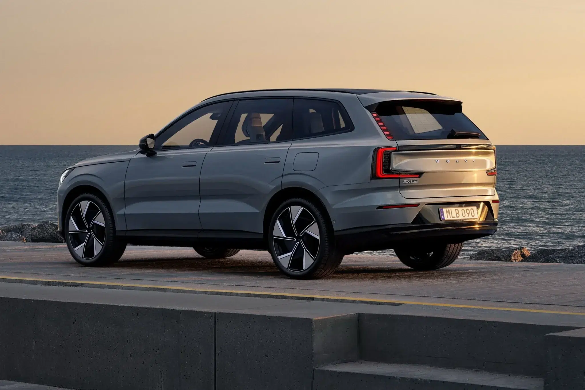 ولوو ای ایکس 30 برقی | Volvo EX30 EV 1 طراحی ظاهری ولوو EX30